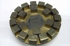 Outil satellite diamanté